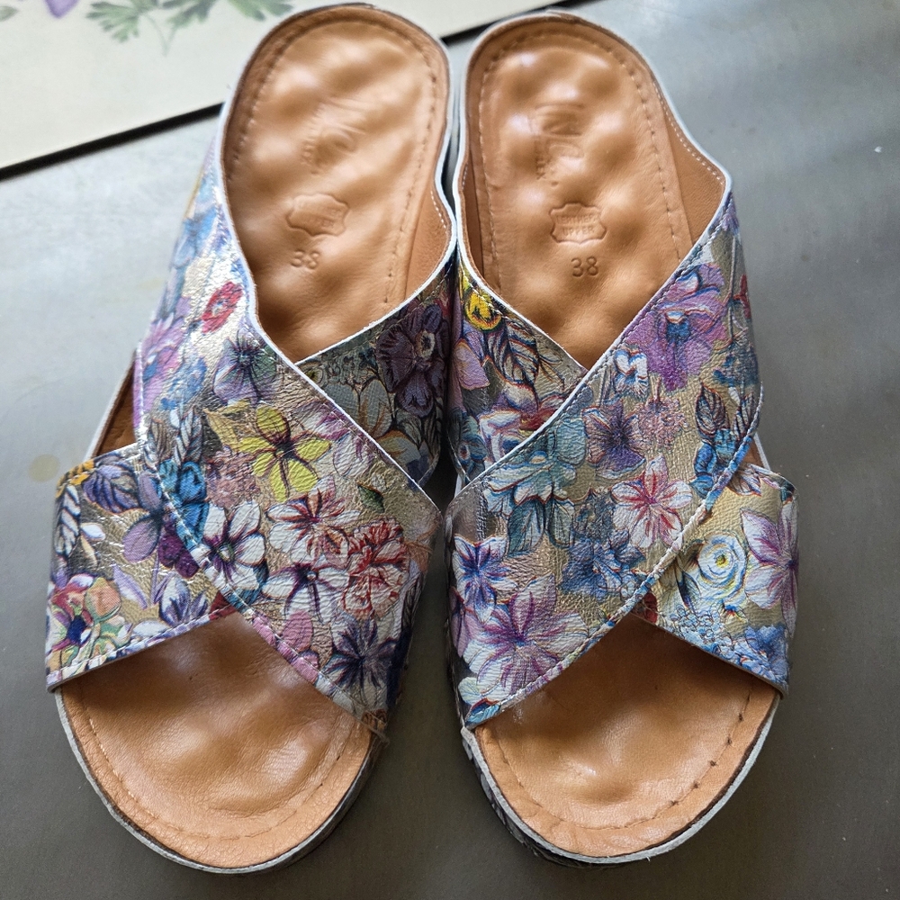 Inca Jana Silver Metallic Floral Women's Slide Sandals 38 NEW without Box